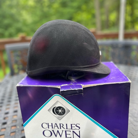 Brand new JR8 Charles Owen size 6 7/8 - Picture 3 of 5